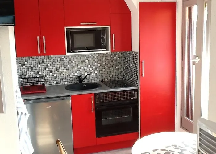 Romantique Avec Balcon Et Parking A 50 M De La - Fr-1-712-12 Апартаменты