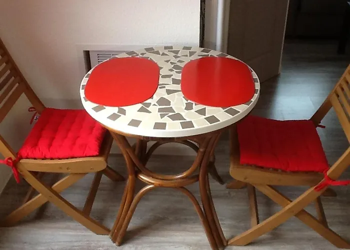 Апартаменты Romantique Avec Balcon Et Parking A 50 M De La - Fr-1-712-12