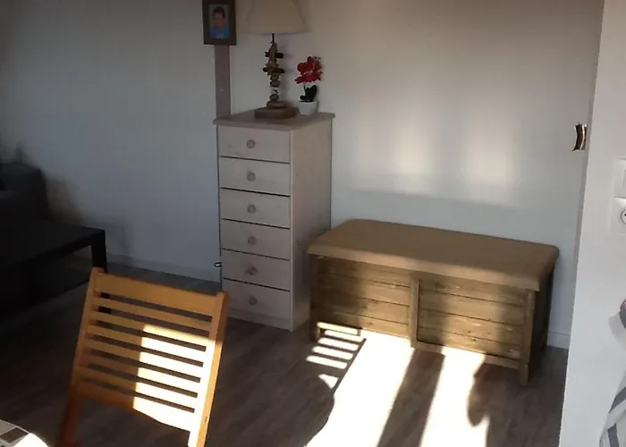 Апартаменты Romantique Avec Balcon Et Parking A 50 M De La - Fr-1-712-12 Вилле-сюр-Мер