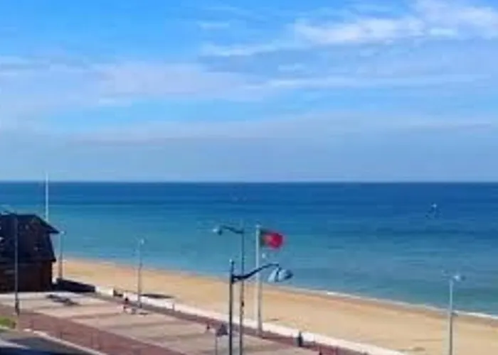 Romantique Avec Balcon Et Parking A 50 M De La - Fr-1-712-12